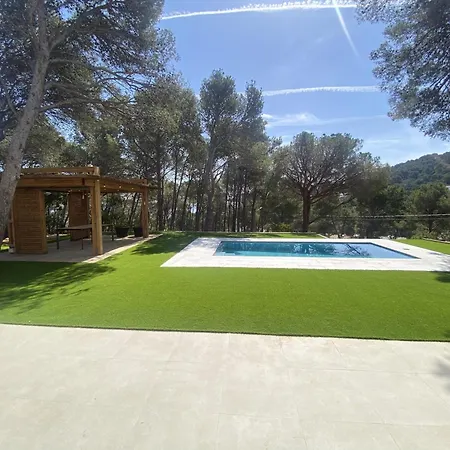 Aigua Xelida, Next To The *
