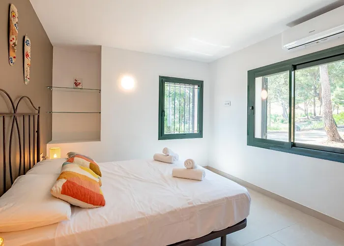 Reig Tamariu, Next To The