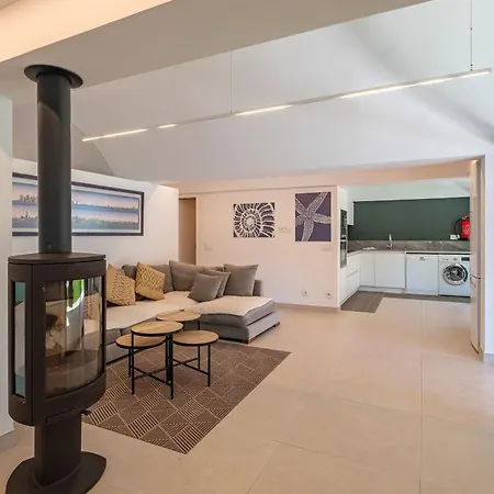 Reig Tamariu, Next To The * Tamariu